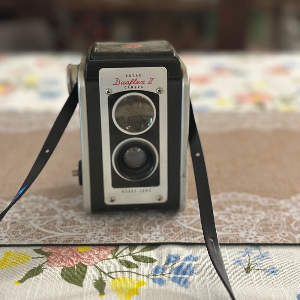 Kodak Black Twin-Lens Reflex Film Camera